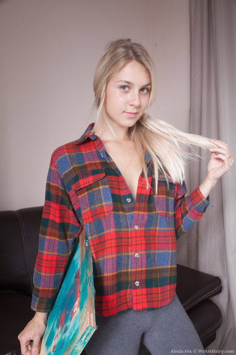 Amateur young teen Alecia Fox hairy pussy